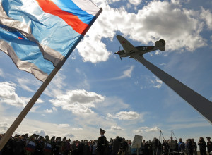 Памятник посвящённый лётчикам-истребителям и техникам 27-го запасного авиационного полка